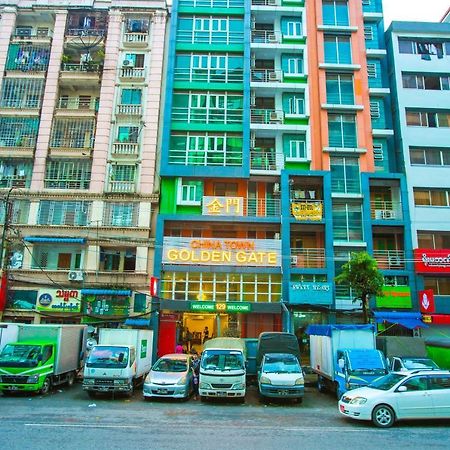 Golden Gate China Town Hotel Янгон Экстерьер фото