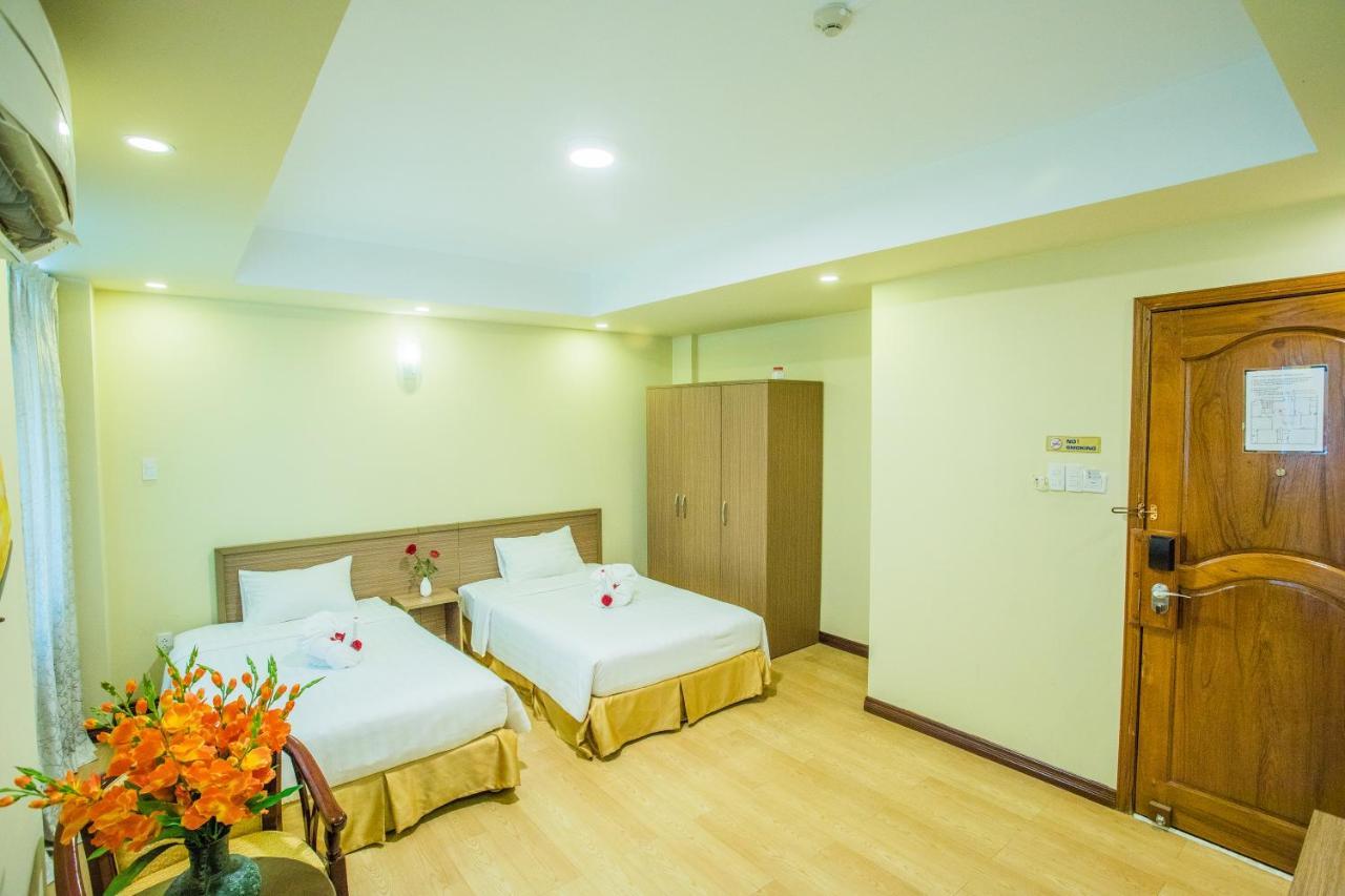 Golden Gate China Town Hotel Янгон Экстерьер фото