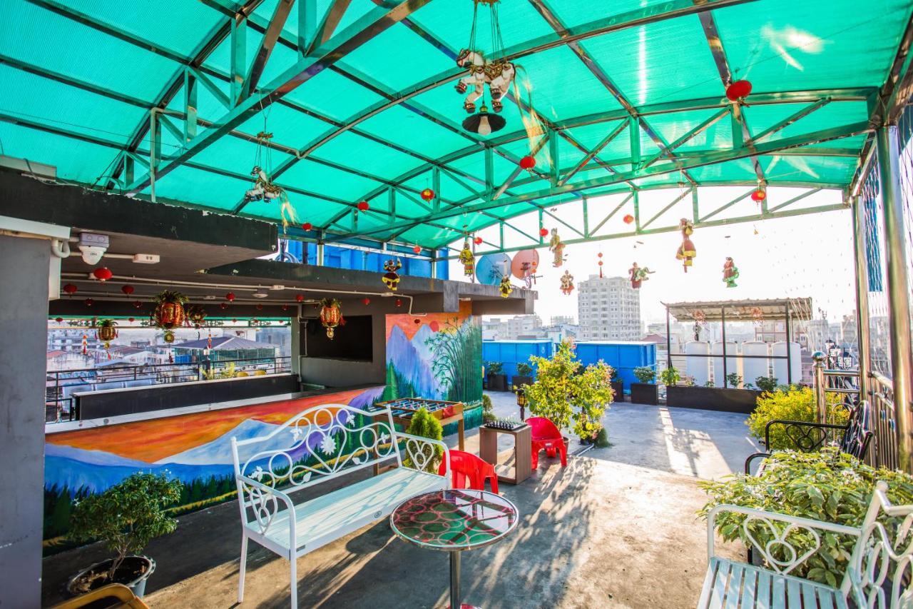 Golden Gate China Town Hotel Янгон Экстерьер фото