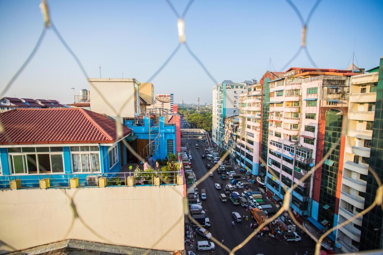 Golden Gate China Town Hotel Янгон Экстерьер фото