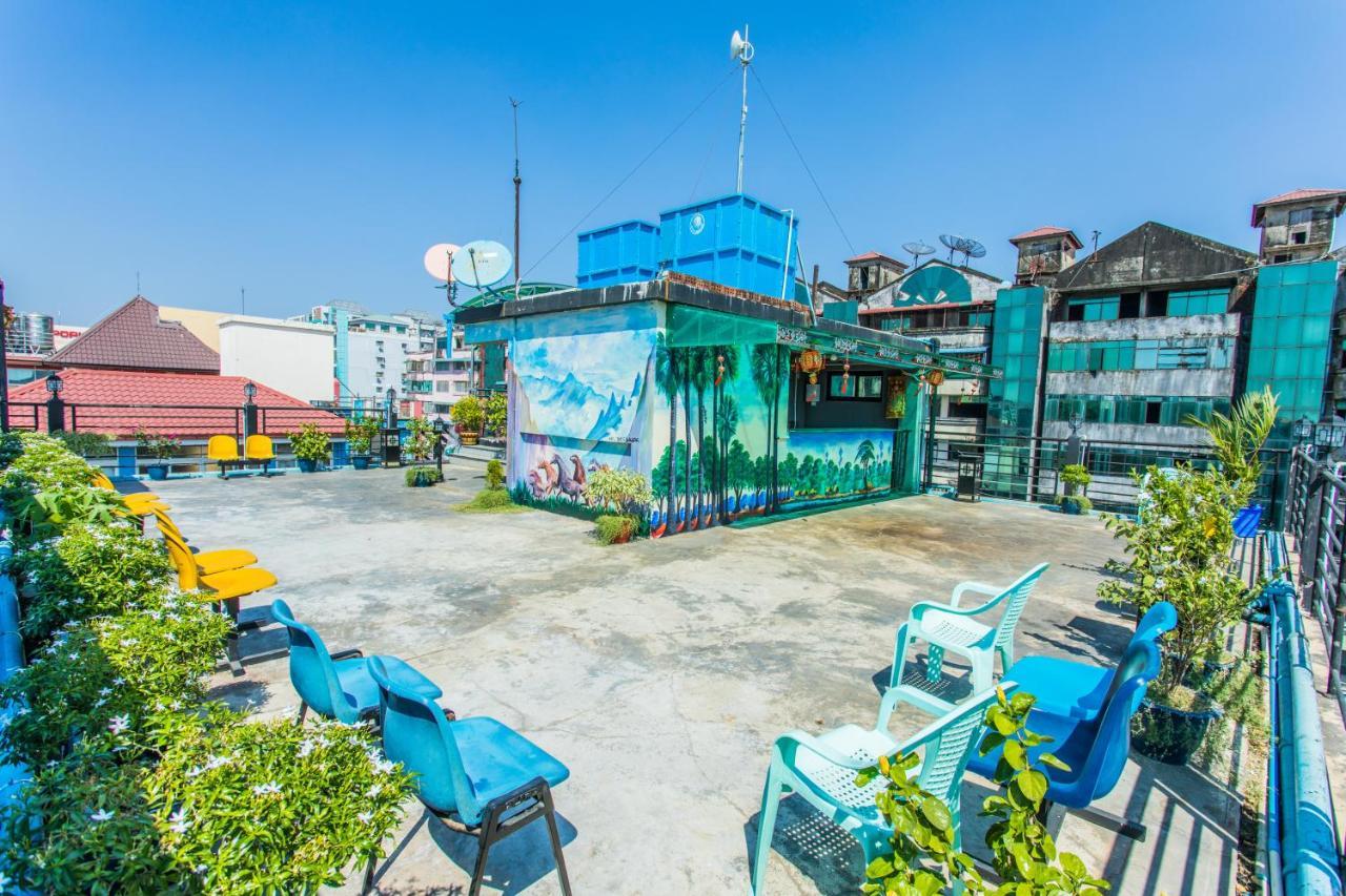 Golden Gate China Town Hotel Янгон Экстерьер фото